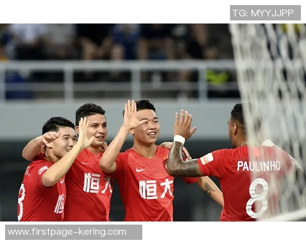 昆山队迎战广州恒大全力争胜期待精彩对决展现足球魅力与激情 昆山队迎战广州恒大全力争胜期待精彩对决展现足球魅力与激情